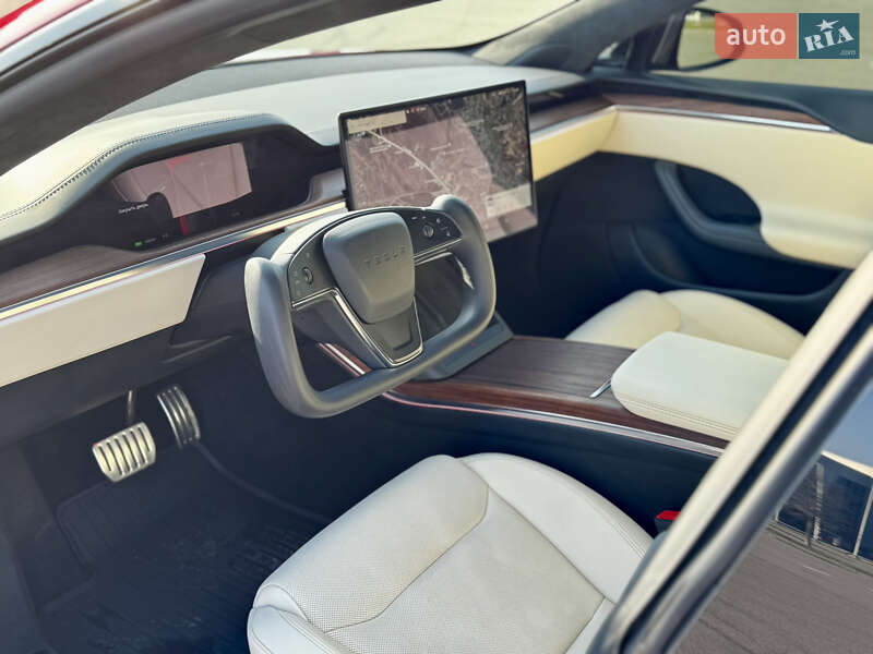 Лифтбек Tesla Model S 2023 в Киеве
