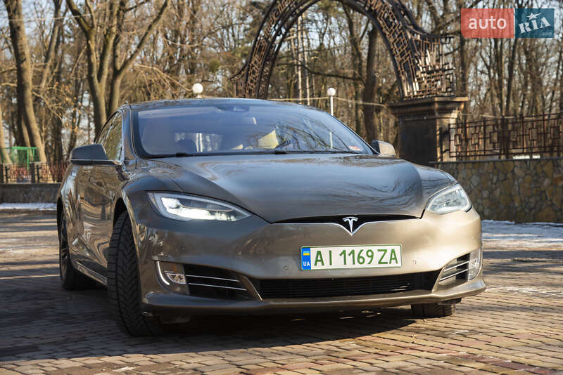 Ліфтбек Tesla Model S 2016 в 