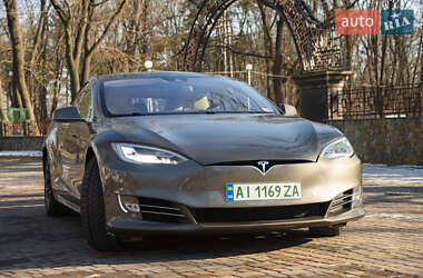 Ліфтбек Tesla Model S 2016 в 