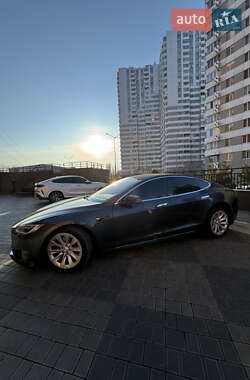 Ліфтбек Tesla Model S 2017 в 