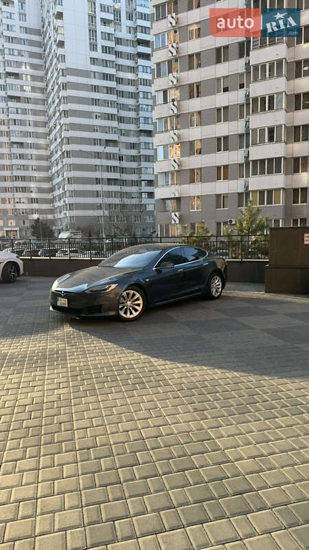 Лифтбек Tesla Model S 2017 в Одессе