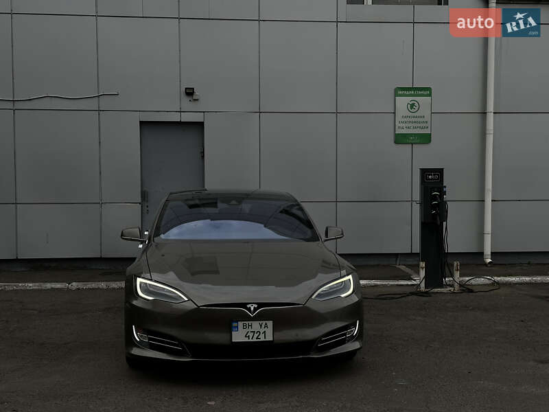 Ліфтбек Tesla Model S 2016 в Одесі