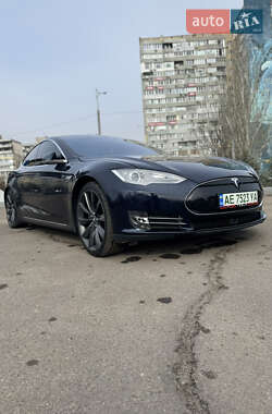 Ліфтбек Tesla Model S 2015 в Дніпрі