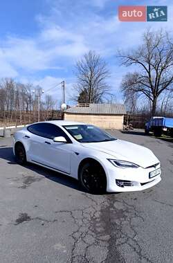 Лифтбек Tesla Model S 2016 в 