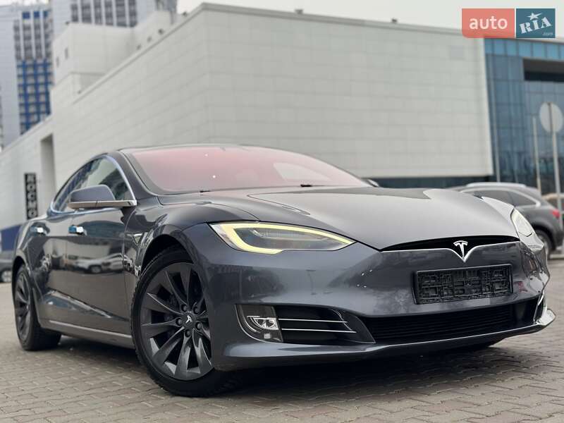 Ліфтбек Tesla Model S 2020 в Одесі