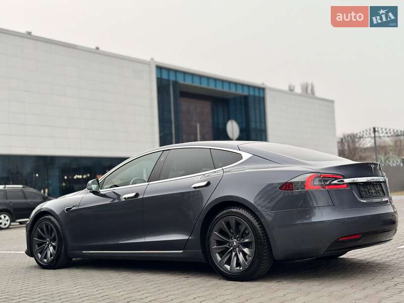 Ліфтбек Tesla Model S 2020 в Одесі