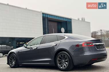 Лифтбек Tesla Model S 2020 в 