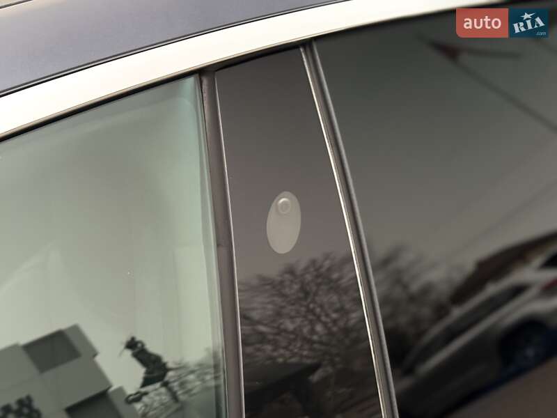 Ліфтбек Tesla Model S 2020 в Одесі