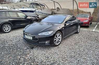 Лифтбек Tesla Model S 2015 в Львове