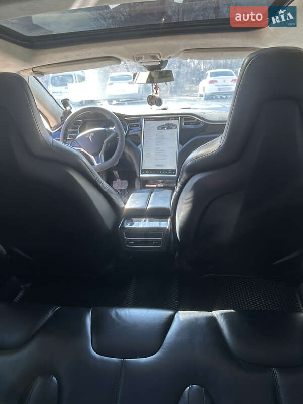 Ліфтбек Tesla Model S 2015 в Хмельницькому фото 10 Ліфтбек Tesla Model S 2015 в Хмельницькому