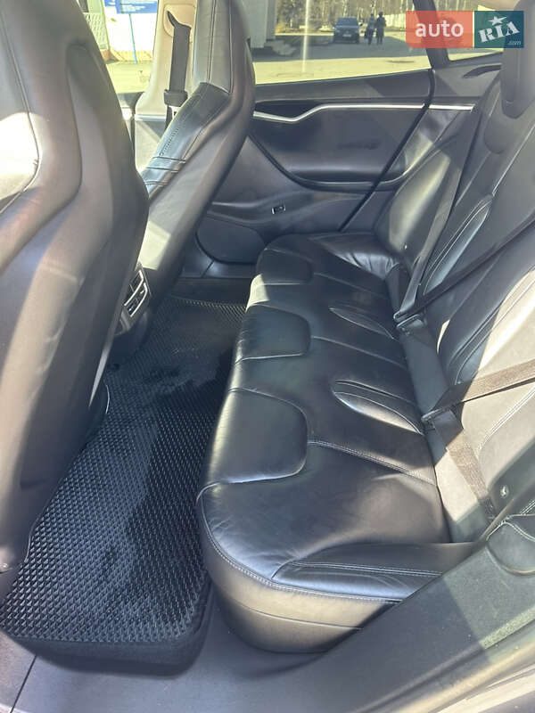 Ліфтбек Tesla Model S 2015 в Хмельницькому фото 8 Ліфтбек Tesla Model S 2015 в Хмельницькому
