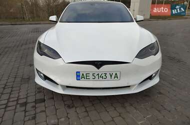 Лифтбек Tesla Model S 2016 в Каменском