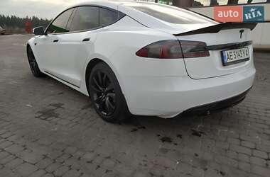 Лифтбек Tesla Model S 2016 в Каменском