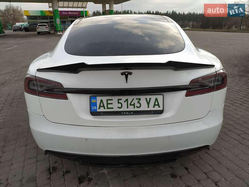 Ліфтбек Tesla Model S 2016 в Кам'янському