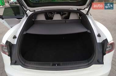 Лифтбек Tesla Model S 2016 в Каменском