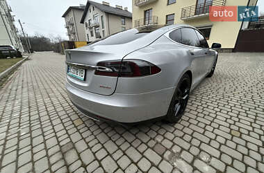 Ліфтбек Tesla Model S 2015 в Львові