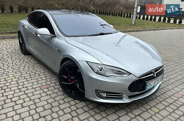 Ліфтбек Tesla Model S 2015 в Львові