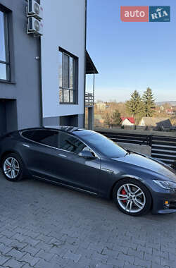 Лифтбек Tesla Model S 2015 в 