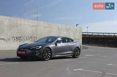 Ліфтбек Tesla Model S 2020 в 