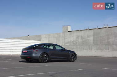 Ліфтбек Tesla Model S 2020 в 