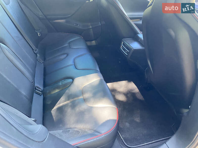 Лифтбек Tesla Model S 2014 в Житомире