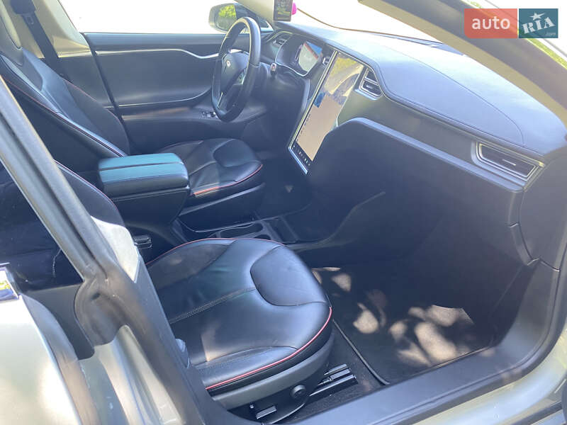 Лифтбек Tesla Model S 2014 в Житомире