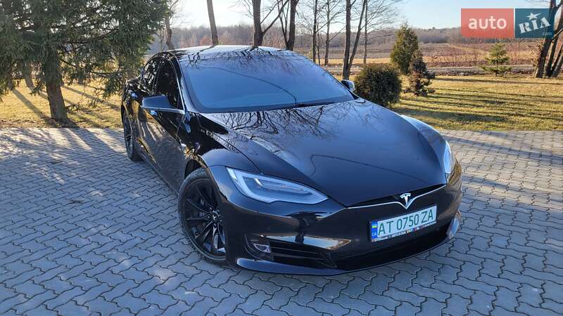 Лифтбек Tesla Model S 2016 в Коломые