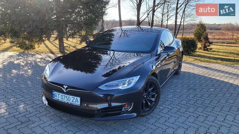 Лифтбек Tesla Model S 2016 в Коломые