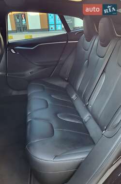 Лифтбек Tesla Model S 2016 в 