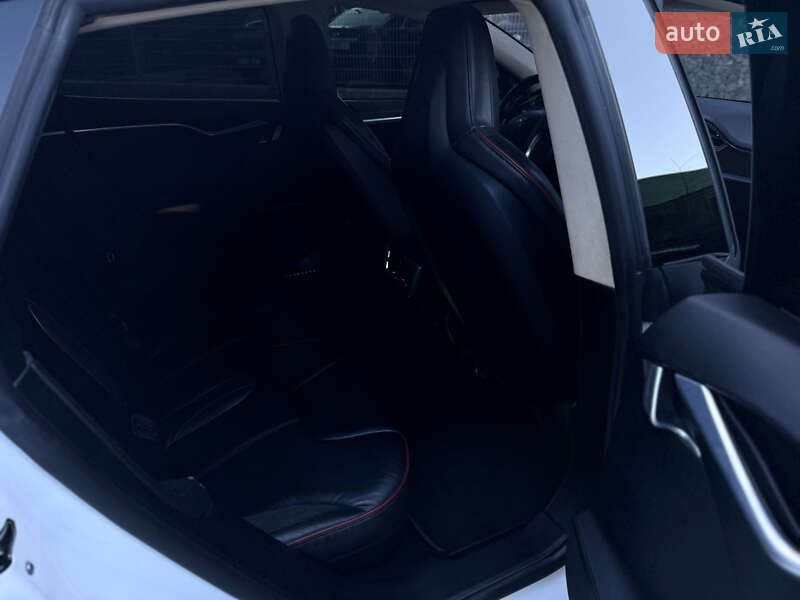Лифтбек Tesla Model S 2013 в Ивано-Франковске фото 13 Лифтбек Tesla Model S 2013 в Ивано-Франковске