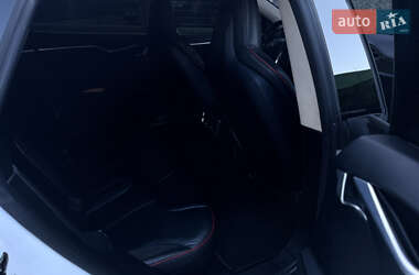 Ліфтбек Tesla Model S 2013 в 