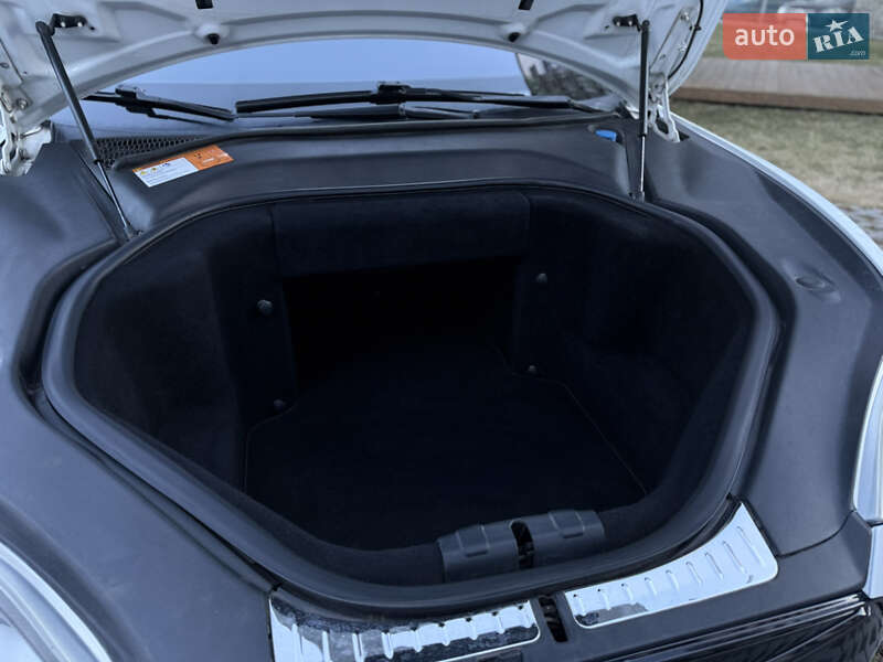 Лифтбек Tesla Model S 2013 в Ивано-Франковске фото 22 Лифтбек Tesla Model S 2013 в Ивано-Франковске