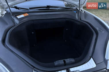 Ліфтбек Tesla Model S 2013 в 