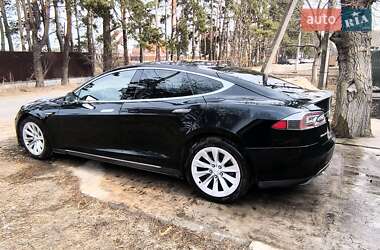 Лифтбек Tesla Model S 2013 в 