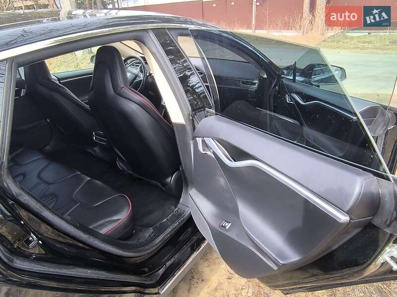 Лифтбек Tesla Model S 2013 в Киеве фото 13 Лифтбек Tesla Model S 2013 в Киеве