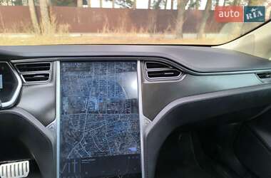 Лифтбек Tesla Model S 2013 в 
