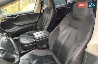 Лифтбек Tesla Model S 2013 в 