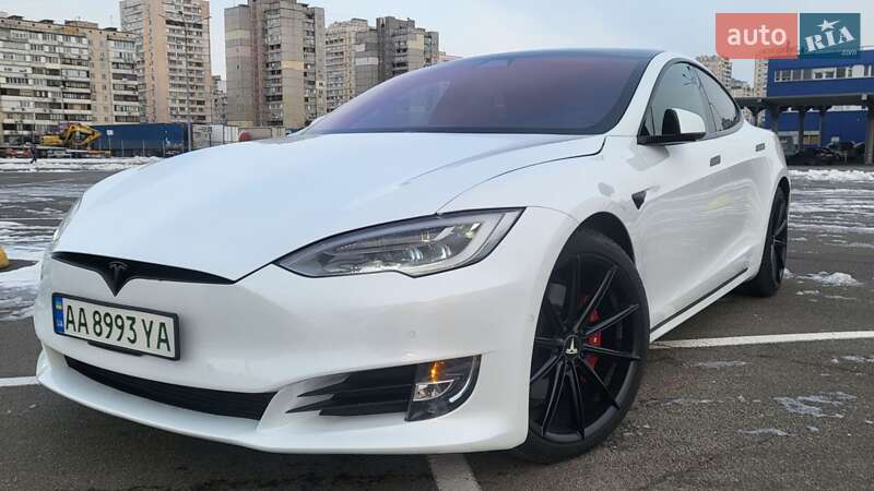 Лифтбек Tesla Model S 2018 в 