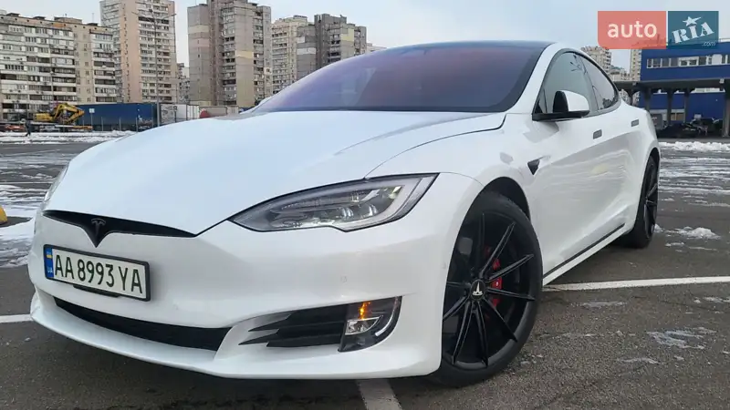 Лифтбек Tesla Model S 2018 в 