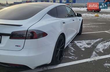 Лифтбек Tesla Model S 2018 в 