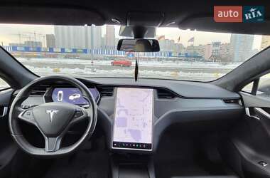 Лифтбек Tesla Model S 2018 в 