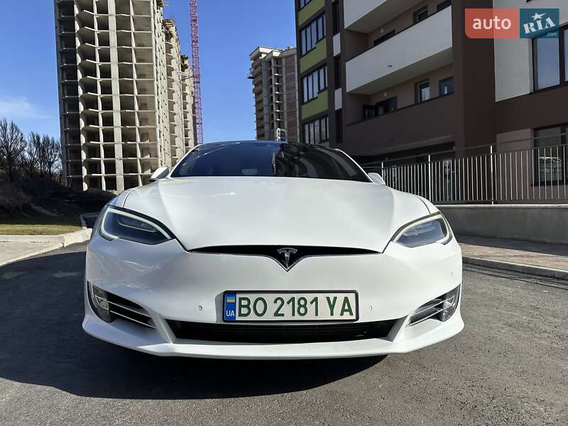 Ліфтбек Tesla Model S 2016 в Тернополі
