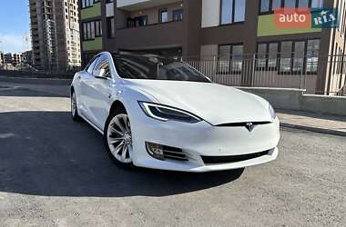 Лифтбек Tesla Model S 2016 в 