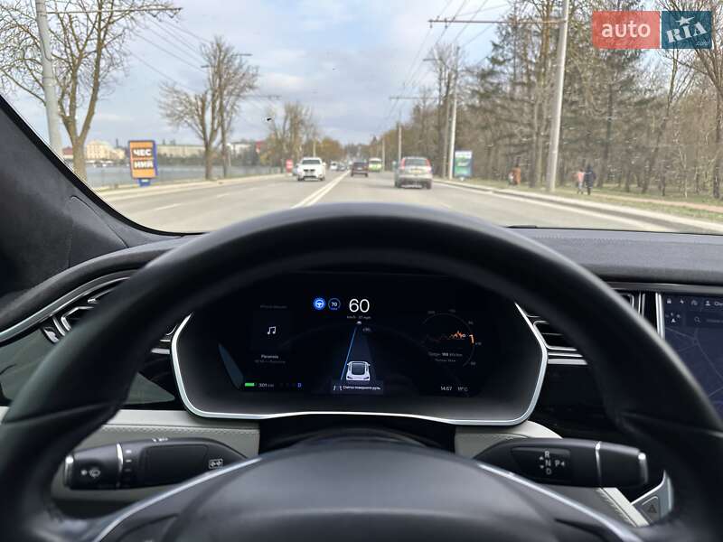Ліфтбек Tesla Model S 2016 в Тернополі