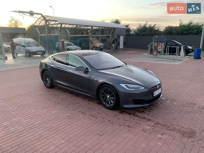Tesla Model S 2016
