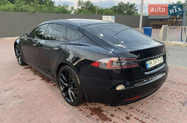 Лифтбек Tesla Model S 2017 в 