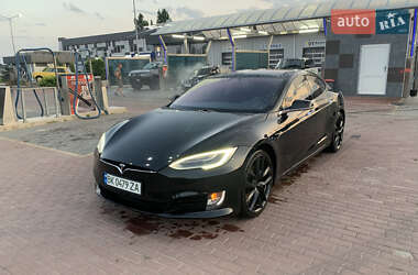Лифтбек Tesla Model S 2017 в 