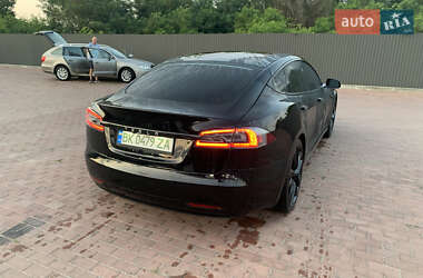 Лифтбек Tesla Model S 2017 в 