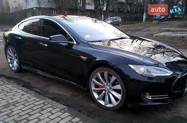 Ліфтбек Tesla Model S 2014 в 