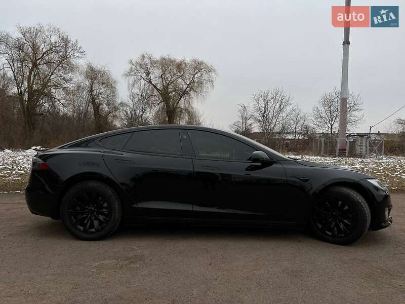 Лифтбек Tesla Model S 2017 в Нежине